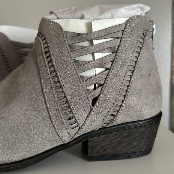 Journee Collection - Women’s booties - size 10 - grey suede - 1.5 inch heel - Picture 3 of 4